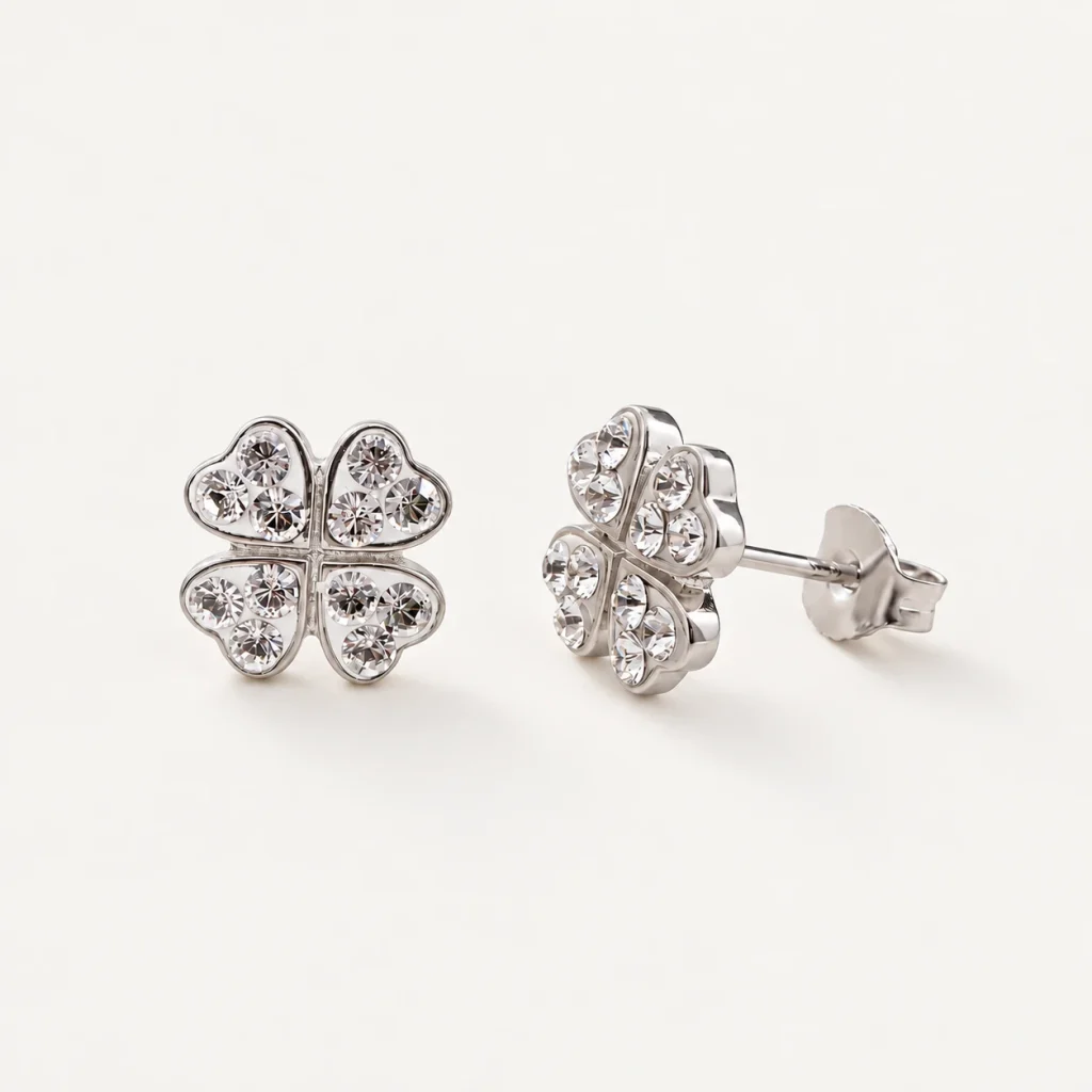 Srdíčkový čtyřlístek – stříbrné náušnice s krystaly Swarovski